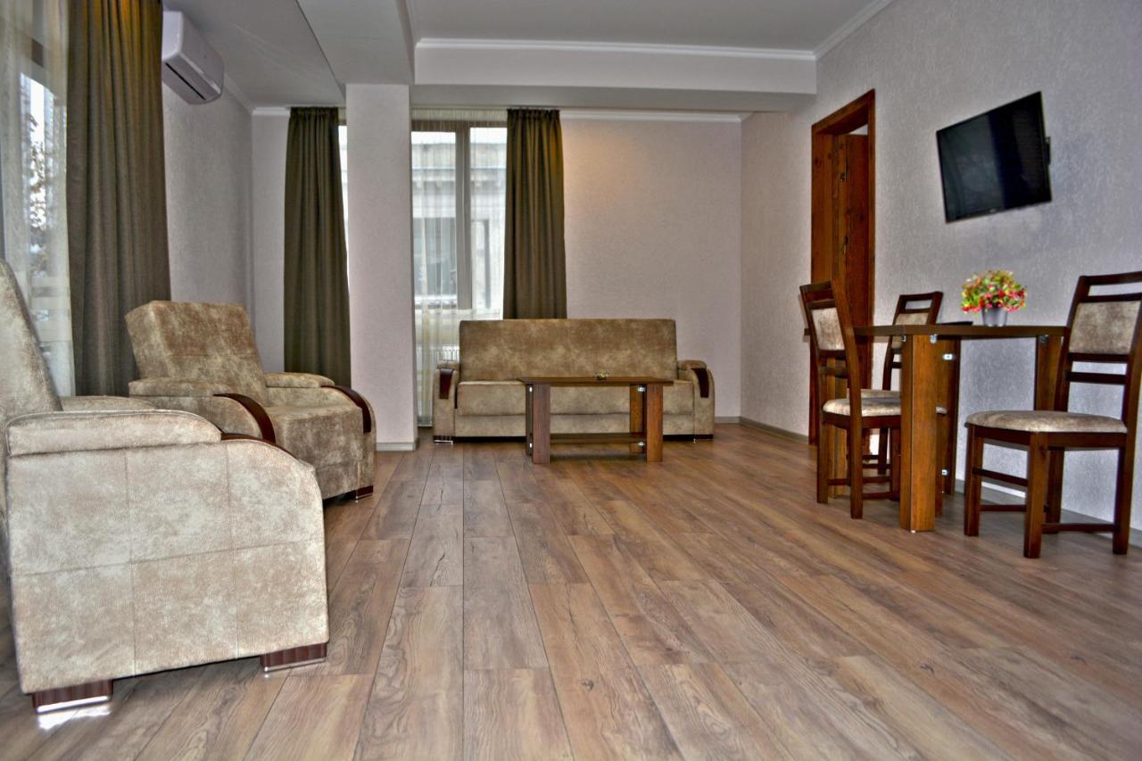 G&G Hotel Tiflis Exterior foto
