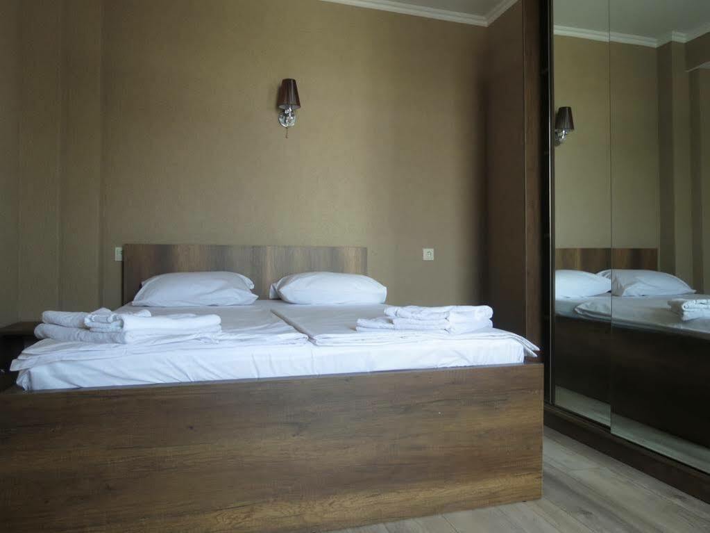 G&G Hotel Tiflis Exterior foto